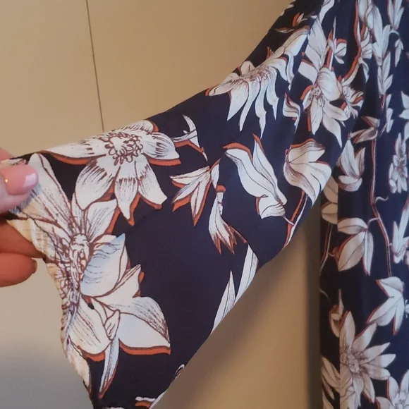 Dress - Picture 2 of 4